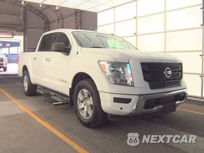 2021 Nissan TITAN SV Crew Cab Short Bed - zdjęcie 3 z 44 - miniatura