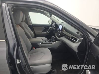 2023 Toyota Highlander LE - zdjęcie 8 z 24 - miniatura