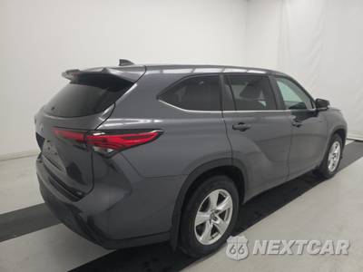 2023 Toyota Highlander LE - zdjęcie 4 z 24 - miniatura