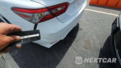 2019 Toyota Camry SE - zdjęcie 19 z 42 - miniatura