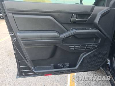 2025 Toyota Tacoma SR Crew Cab Medium Bed - zdjęcie 9 z 24 - miniatura