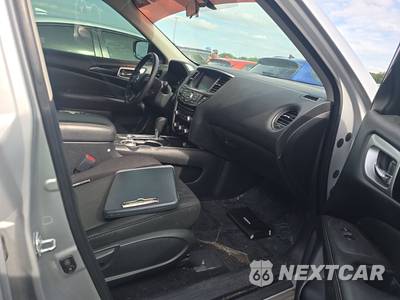2018 Nissan Pathfinder S - zdjęcie 8 z 19 - miniatura