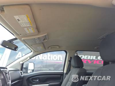 2017 Nissan TITAN XD SV Crew Cab Medium Bed - zdjęcie 18 z 26 - miniatura
