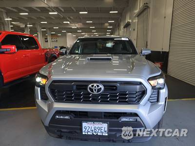 2025 Toyota Tacoma TRD Sport Crew Cab Medium Bed - zdjęcie 2 z 20 - miniatura