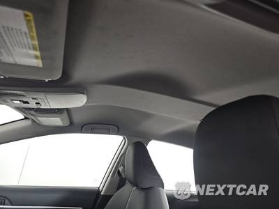 2024 Toyota Camry LE - zdjęcie 14 z 17 - miniatura