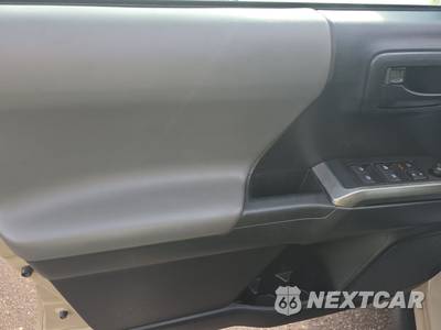 2019 Toyota Tacoma SR5 Crew Cab Medium Bed - zdjęcie 9 z 26 - miniatura