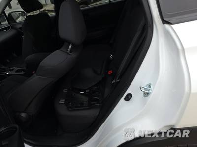 2024 Toyota Corolla Cross LE - zdjęcie 13 z 24 - miniatura