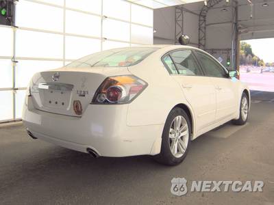 2011 Nissan Altima 3.5 SR Sedan - zdjęcie 4 z 54 - miniatura