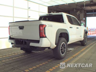2025 Toyota Tacoma TRD Off-Road Crew Cab Medium Bed - zdjęcie 4 z 22 - miniatura