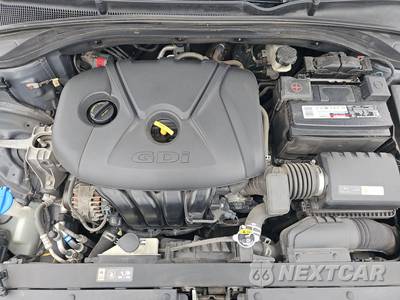 2019 Hyundai Elantra GT Hatchback - zdjęcie 15 z 24 - miniatura