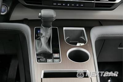 2024 Toyota Sienna LE 8-Passenger 120.5" WB - zdjęcie 34 z 44 - miniatura