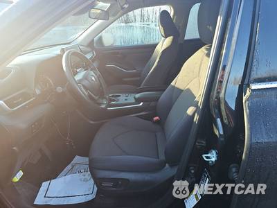 2024 Toyota Highlander LE - zdjęcie 7 z 20 - miniatura