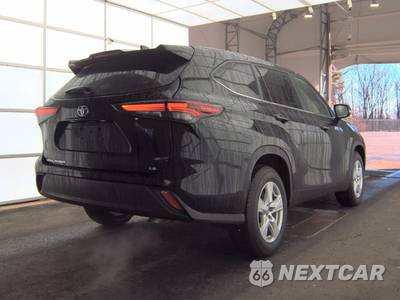 2024 Toyota Highlander LE - zdjęcie 4 z 20 - miniatura