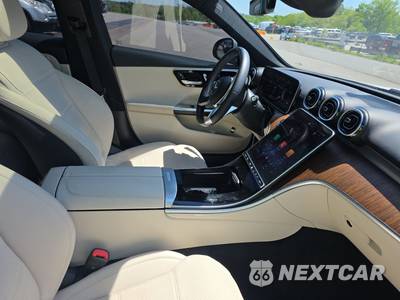 2025 Mercedes-Benz C 300 - zdjęcie 8 z 26 - miniatura