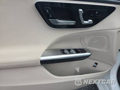 2025 Mercedes-Benz C 300 - zdjęcie 9 z 18 - miniatura