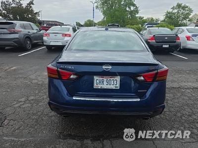 2023 Nissan Altima SR - zdjęcie 6 z 25 - miniatura