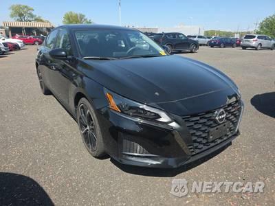 2023 Nissan Altima SR - zdjęcie 3 z 35 - miniatura