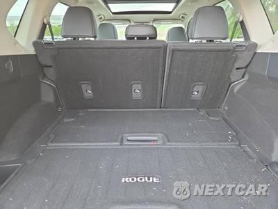 2023 Nissan Rogue SL - zdjęcie 18 z 34 - miniatura