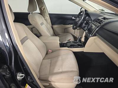 2013 Toyota Camry LE - zdjęcie 8 z 40 - miniatura