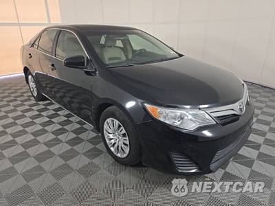 2013 Toyota Camry LE - zdjęcie 3 z 40 - miniatura