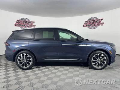 2024 Lincoln Nautilus Reserve - zdjęcie 8 z 50 - miniatura