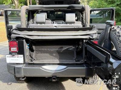 2010 Jeep Wrangler Mountain Edition - zdjęcie 41 z 50 - miniatura