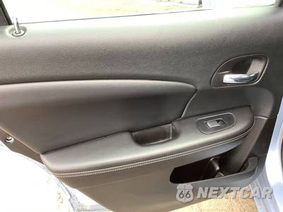 2014 Chrysler 200 Limited Sedan - zdjęcie 17 z 37 - miniatura