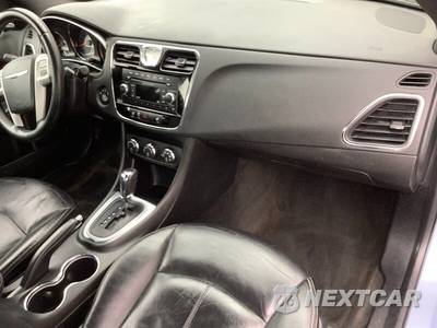 2014 Chrysler 200 Limited Sedan - zdjęcie 24 z 37 - miniatura