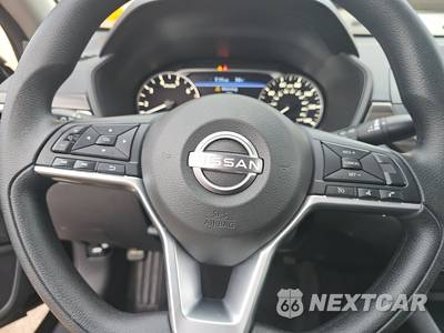 2025 Nissan Altima SV - zdjęcie 10 z 19 - miniatura