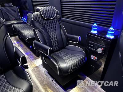 2024 Mercedes-Benz Sprinter 3500XD Cargo Van DRW High Roof 170.0" WB - zdjęcie 30 z 50 - miniatura