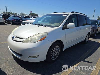 2010 Toyota Sienna XLE Minivan 7-Passenger 119.3" WB