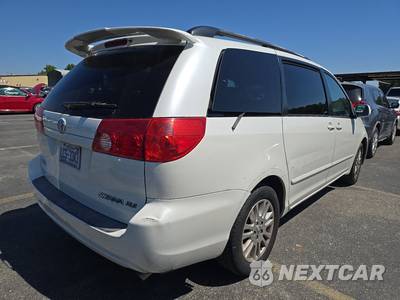 2010 Toyota Sienna XLE Minivan 7-Passenger 119.3" WB - zdjęcie 4 z 42 - miniatura