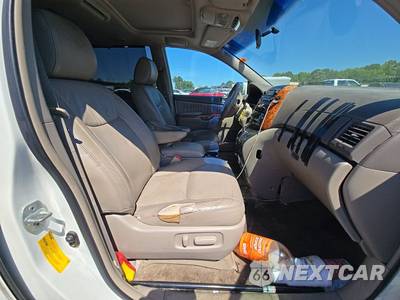 2010 Toyota Sienna XLE Minivan 7-Passenger 119.3" WB - zdjęcie 8 z 42 - miniatura