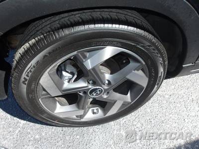 2025 Hyundai Venue SEL - zdjęcie 3 z 17 - miniatura