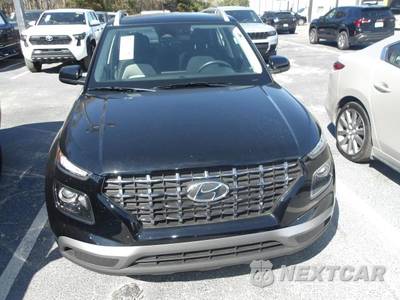2025 Hyundai Venue SEL - zdjęcie 9 z 17 - miniatura
