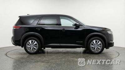 2025 Nissan Pathfinder SV - zdjęcie 8 z 12 - miniatura