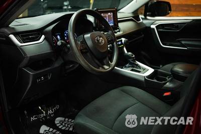 2020 Toyota RAV4 LE - zdjęcie 8 z 14 - miniatura