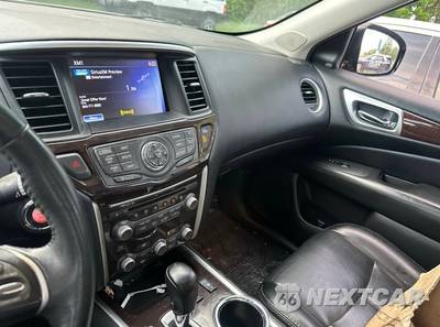 2015 Nissan Pathfinder SL - zdjęcie 12 z 14 - miniatura