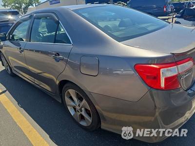 2014 Toyota Camry SE Sport - zdjęcie 6 z 39 - miniatura