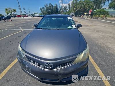 2014 Toyota Camry SE Sport - zdjęcie 2 z 39 - miniatura