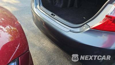2014 Toyota Camry SE Sport - zdjęcie 30 z 39 - miniatura