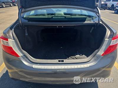 2014 Toyota Camry SE Sport - zdjęcie 17 z 39 - miniatura