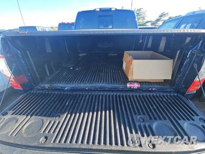 2018 Nissan TITAN SV Crew Cab Short Bed - zdjęcie 16 z 35 - miniatura