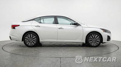 2025 Nissan Altima SV - zdjęcie 8 z 12 - miniatura