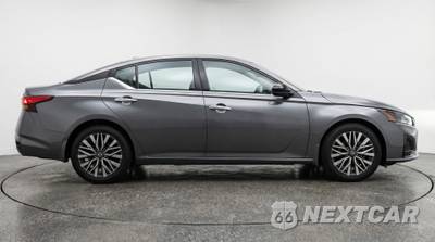 2025 Nissan Altima SV - zdjęcie 8 z 12 - miniatura