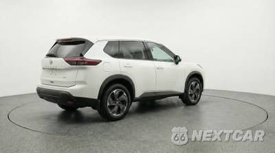 2025 Nissan Rogue SV - zdjęcie 7 z 12 - miniatura