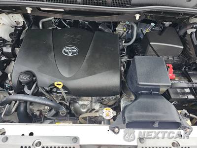 2020 Toyota Sienna XLE 7-Passenger 119.3" WB - zdjęcie 16 z 38 - miniatura
