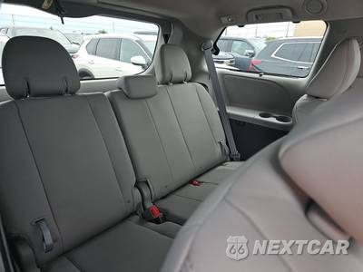 2020 Toyota Sienna XLE 7-Passenger 119.3" WB - zdjęcie 14 z 38 - miniatura