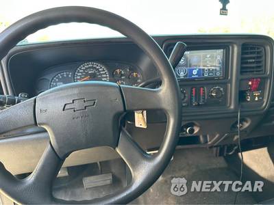 2005 Chevrolet Silverado 2500HD WT Extended Cab Medium Bed 1SW w/Rear Doors - zdjęcie 17 z 20 - miniatura