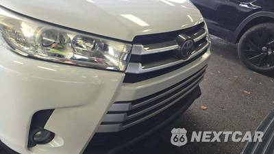 2019 Toyota Highlander XLE - zdjęcie 2 z 3 - miniatura